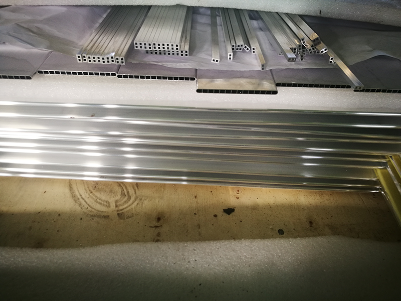 Micro condensador de canal Tubos planos de aluminio